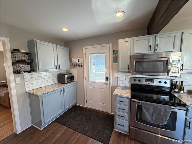 1018 State Street, Brighton, MI 48116