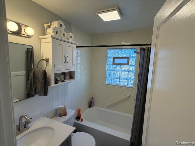 1018 State Street, Brighton, MI 48116