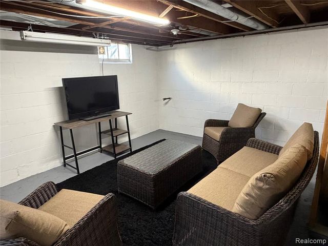 1018 State Street, Brighton, MI 48116