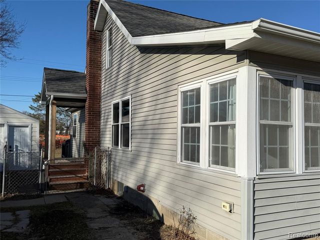 1018 State Street, Brighton, MI 48116