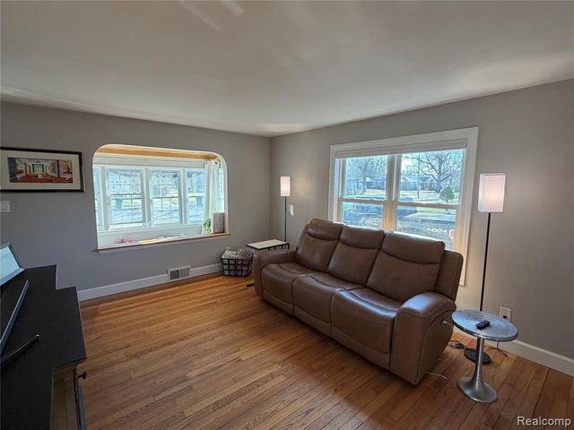 1018 State Street, Brighton, MI 48116