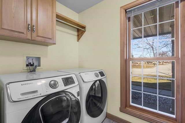 2251 HOPF LANE, De Pere, WI 54115