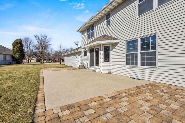 2251 HOPF LANE, De Pere, WI 54115