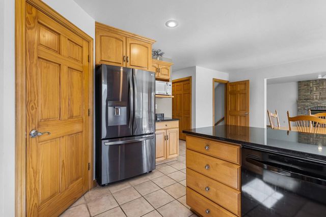 2251 HOPF LANE, De Pere, WI 54115