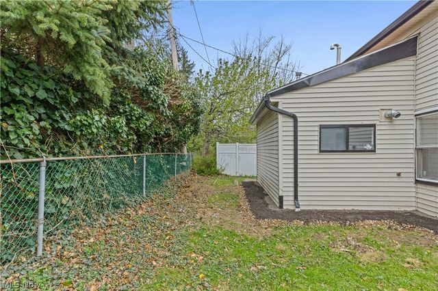 27182 Oriole Avenue, Euclid, OH 44132