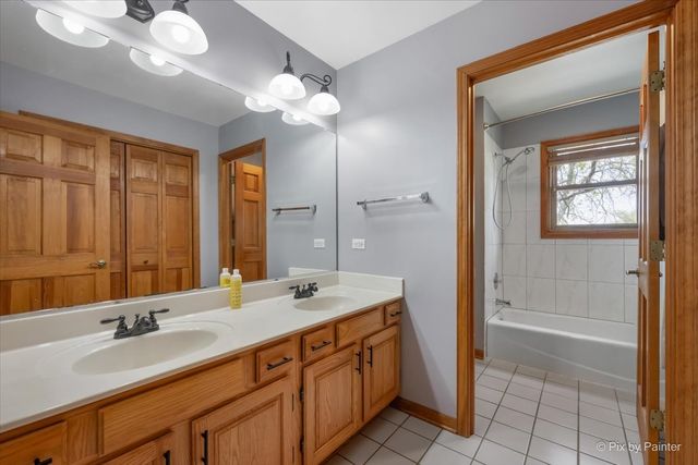 10506 Arabian Trail, Woodstock, IL 60098