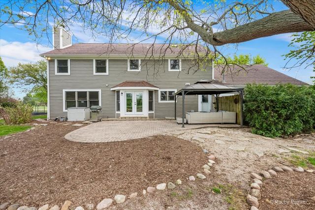 10506 Arabian Trail, Woodstock, IL 60098