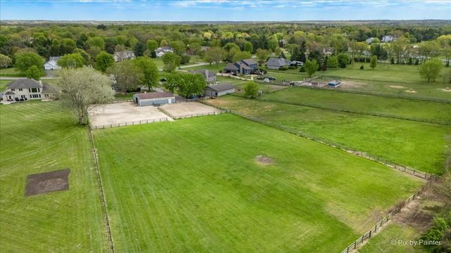 10506 Arabian Trail, Woodstock, IL 60098