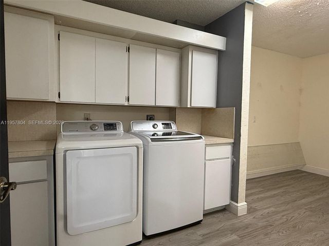 1705 Whitehall Dr 102, Davie, FL 33324