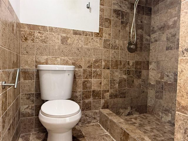 1705 Whitehall Dr 102, Davie, FL 33324