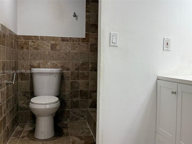 1705 Whitehall Dr 102, Davie, FL 33324