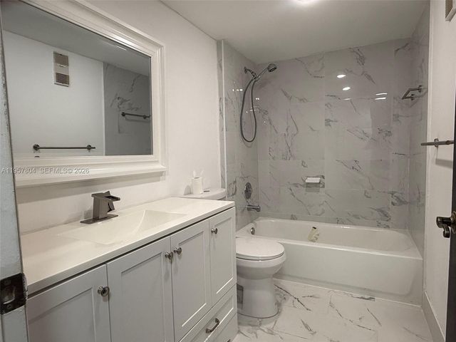 1705 Whitehall Dr 102, Davie, FL 33324