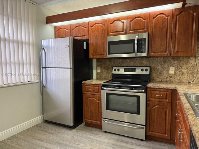 1705 Whitehall Dr 102, Davie, FL 33324