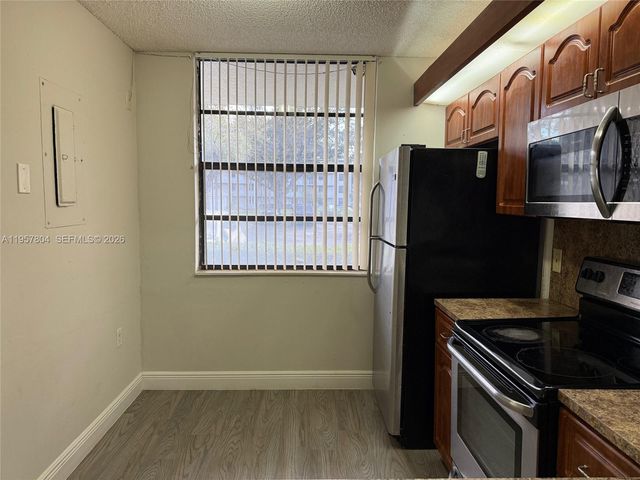 1705 Whitehall Dr 102, Davie, FL 33324