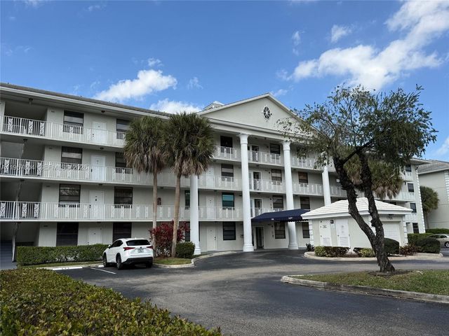 1705 Whitehall Dr 102, Davie, FL 33324