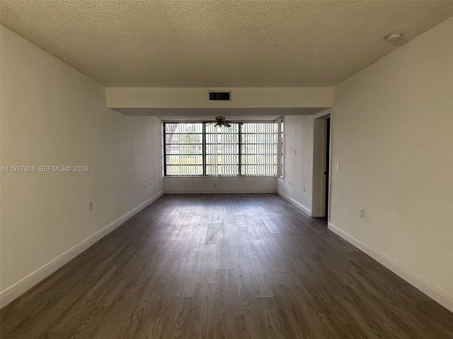 1705 Whitehall Dr 102, Davie, FL 33324