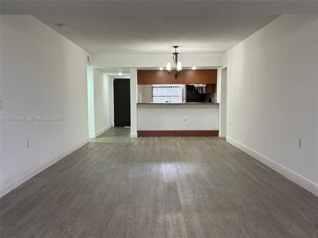 1705 Whitehall Dr 102, Davie, FL 33324