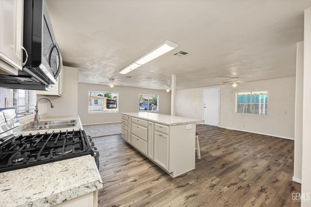 605 46th Street, Bakersfield, CA 93301