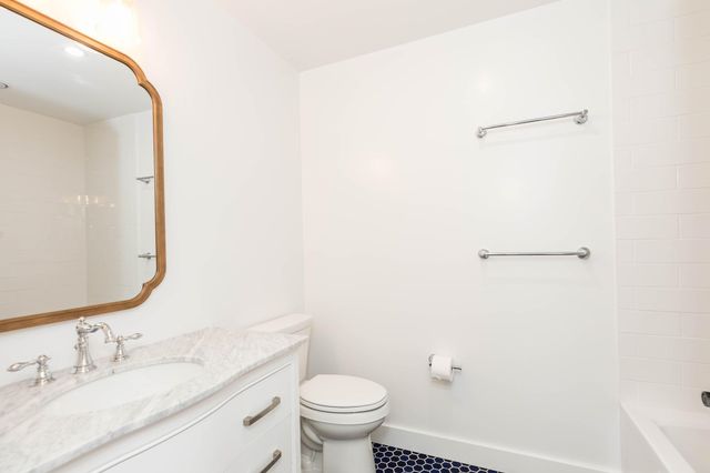 3 Cemetery Road, Greenland, NH 03840