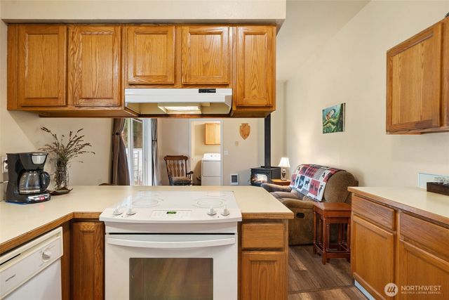 681 E Oak Park Way, Shelton, WA 98584