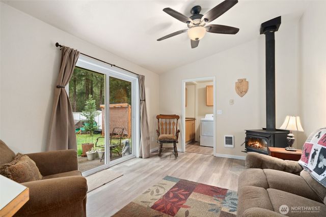 681 E Oak Park Way, Shelton, WA 98584