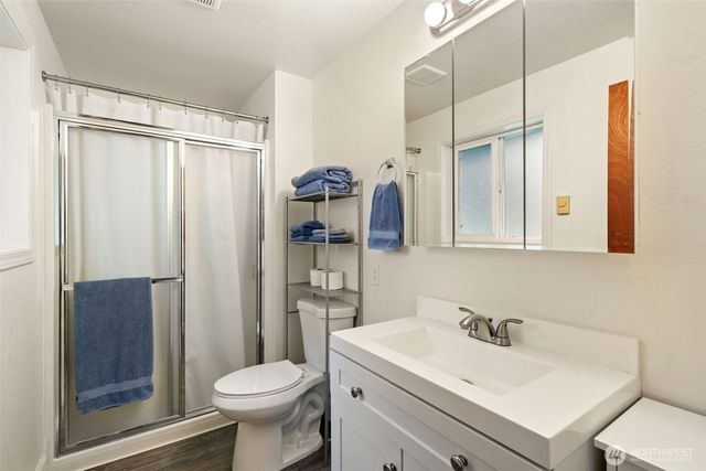 681 E Oak Park Way, Shelton, WA 98584