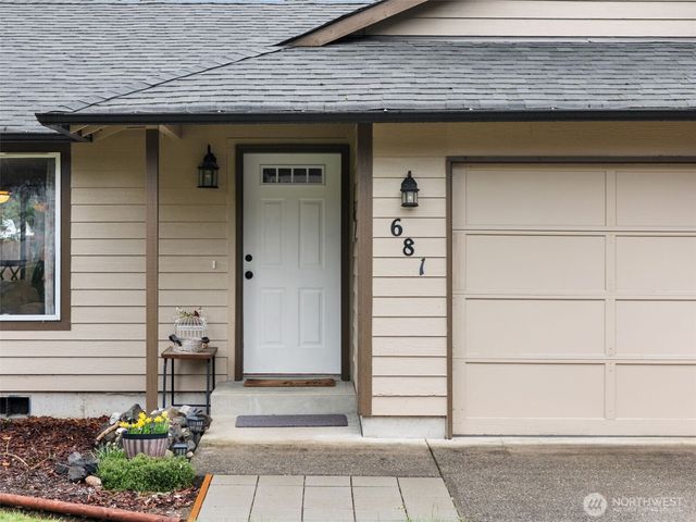 681 E Oak Park Way, Shelton, WA 98584