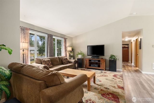 681 E Oak Park Way, Shelton, WA 98584