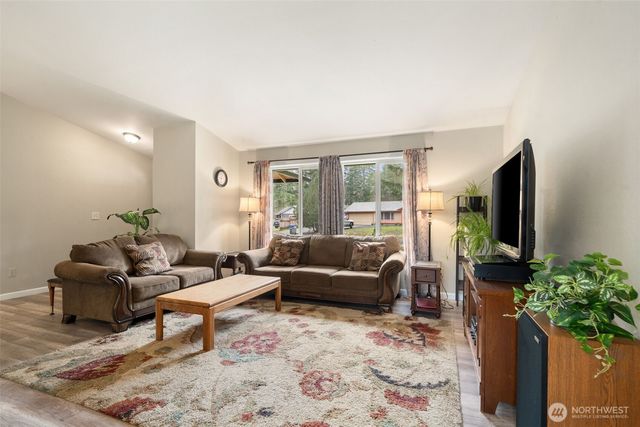 681 E Oak Park Way, Shelton, WA 98584