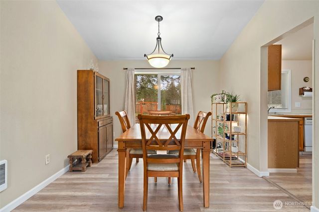 681 E Oak Park Way, Shelton, WA 98584