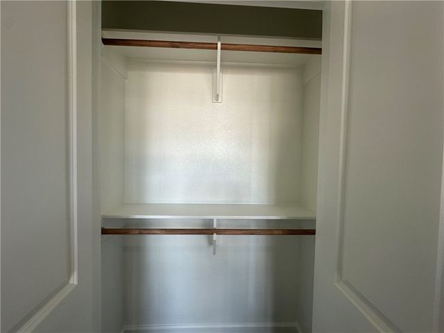 3701 Iverson Drive, Bryan, TX 77803