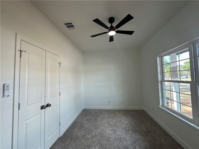 3701 Iverson Drive, Bryan, TX 77803