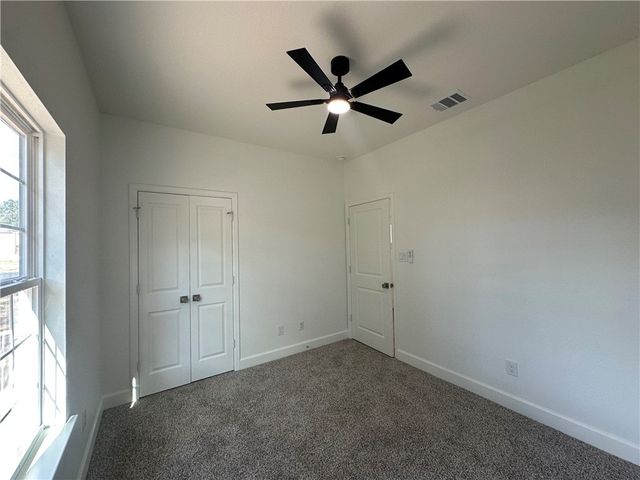 3701 Iverson Drive, Bryan, TX 77803