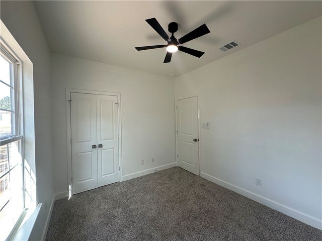 3701 Iverson Drive, Bryan, TX 77803