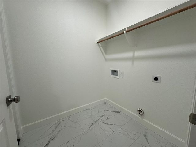 3701 Iverson Drive, Bryan, TX 77803