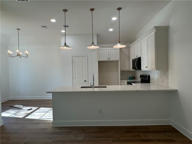 3701 Iverson Drive, Bryan, TX 77803