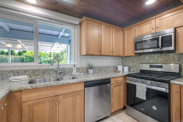1643 Mesa Verde Dr., Vista, CA 92084
