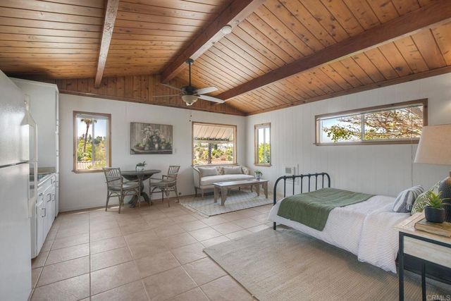 1643 Mesa Verde Dr., Vista, CA 92084