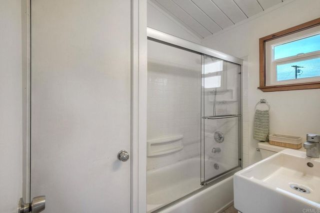 1643 Mesa Verde Dr., Vista, CA 92084