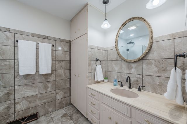 15600 Griswold Springs Road, Plano, IL 60545