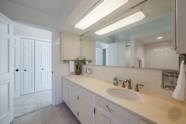 15600 Griswold Springs Road, Plano, IL 60545