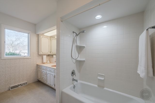 15600 Griswold Springs Road, Plano, IL 60545