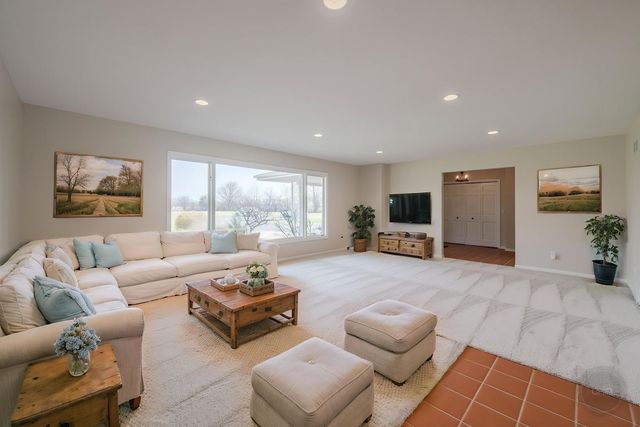 15600 Griswold Springs Road, Plano, IL 60545