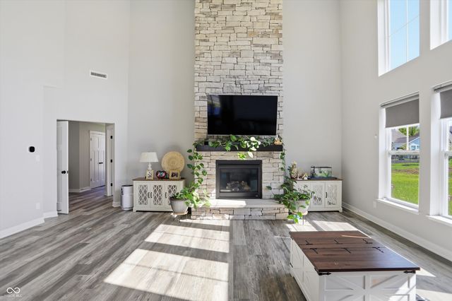8415 Hidden Meadow Pass, Mccordsville, IN 46055