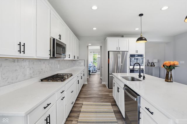 8415 Hidden Meadow Pass, Mccordsville, IN 46055