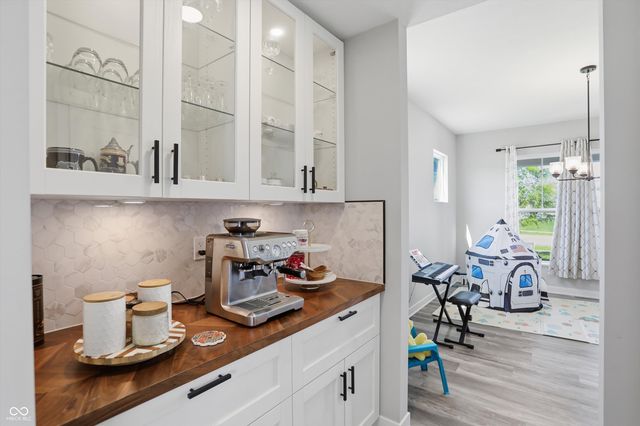 8415 Hidden Meadow Pass, Mccordsville, IN 46055