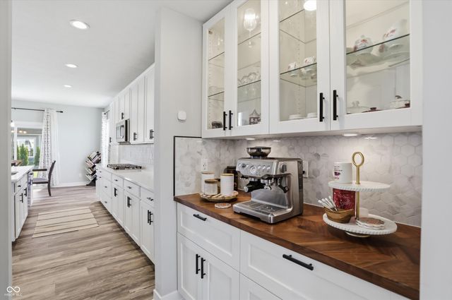 8415 Hidden Meadow Pass, Mccordsville, IN 46055