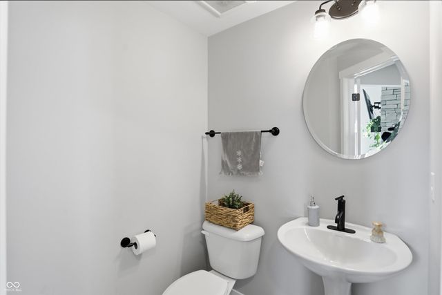 8415 Hidden Meadow Pass, Mccordsville, IN 46055