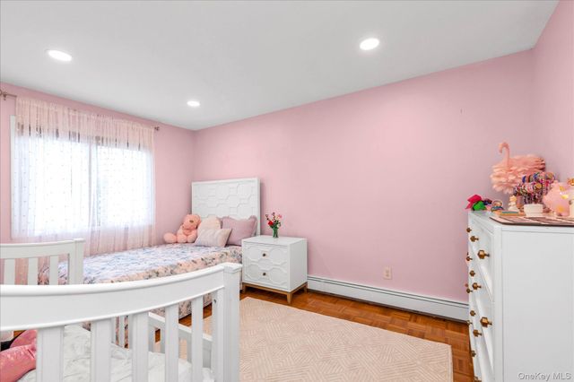 583 N Erie Avenue, Lindenhurst, NY 11757