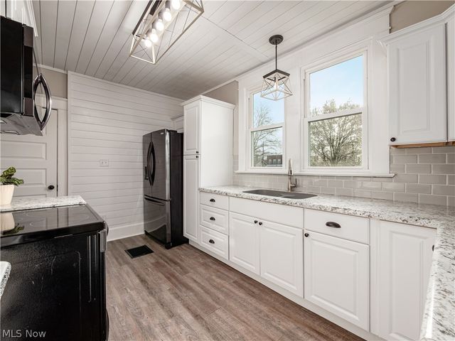 618 Locust Avenue, Zanesville, OH 43701